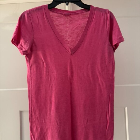 Victoria’s Secret PINK Fuchsia V-Neck Tee – Size M - Picture 1 of 3